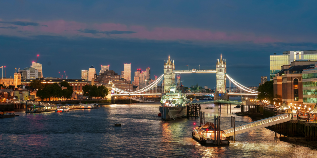 Thames Evening Dinner Cruise