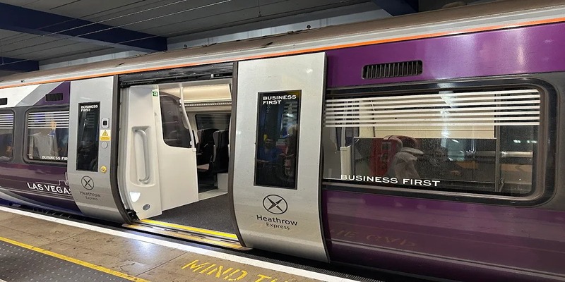 is the Heathrow Express running today
